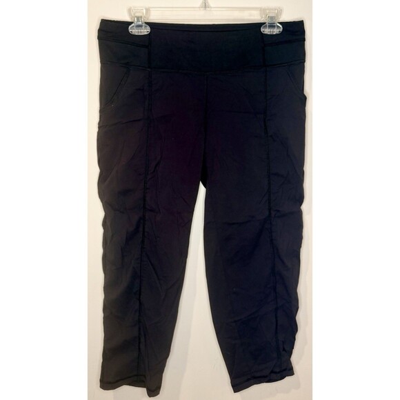 Lucy Black Cropped Capri Leggings Ruched Pockets Size M Medium EUC!! - Picture 2 of 4